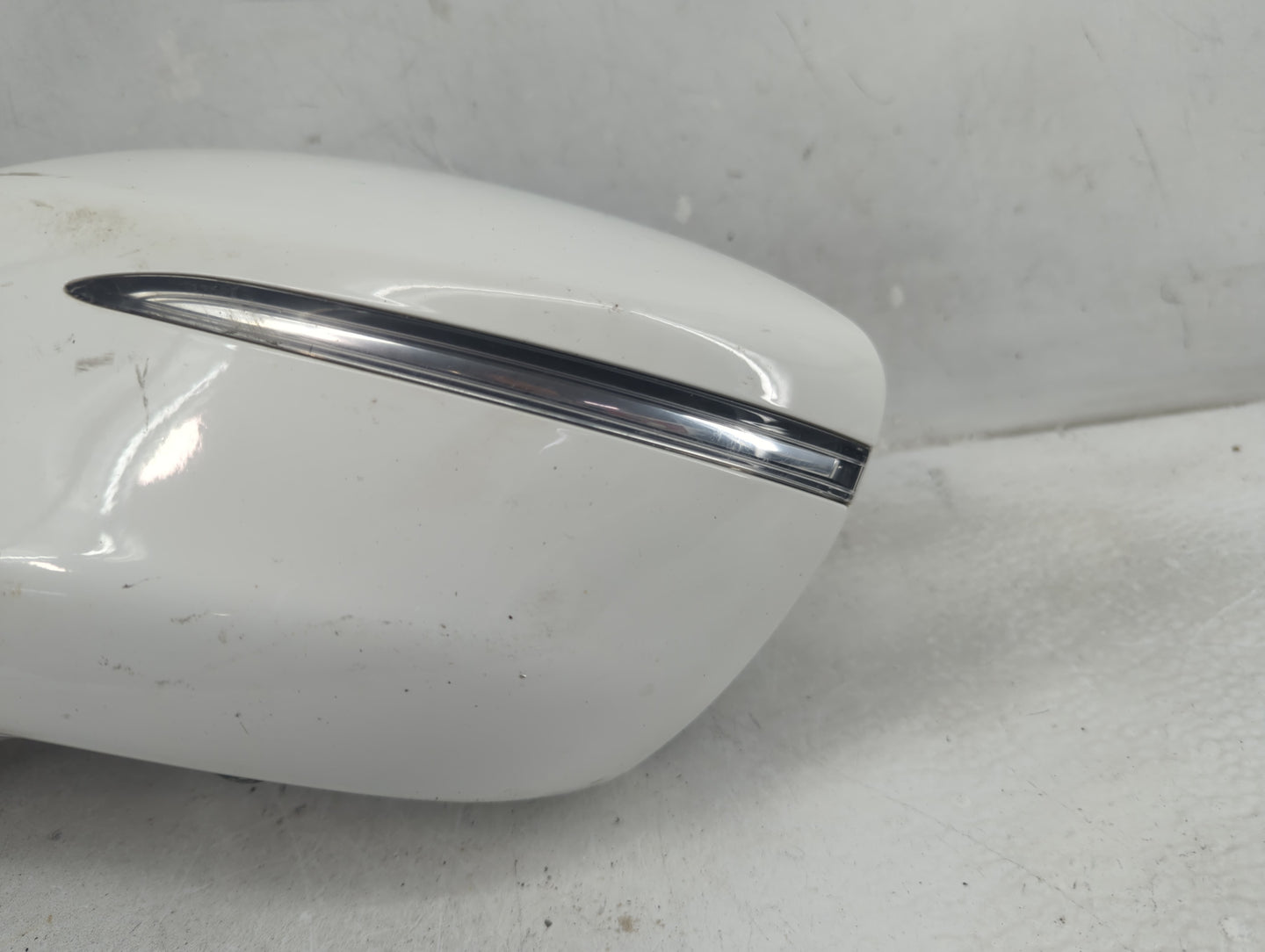 2018-2019 Buick Enclave Driver Side View Mirror - Left Door Mirror OEM Used - Oemusedautoparts1.com