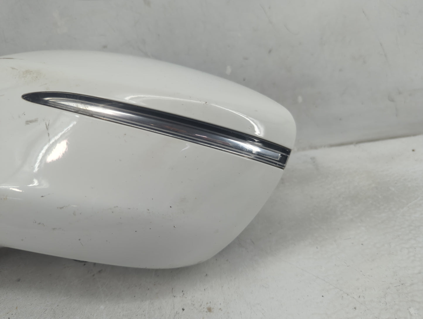 2018-2019 Buick Enclave Driver Side View Mirror - Left Door Mirror OEM Used - Oemusedautoparts1.com