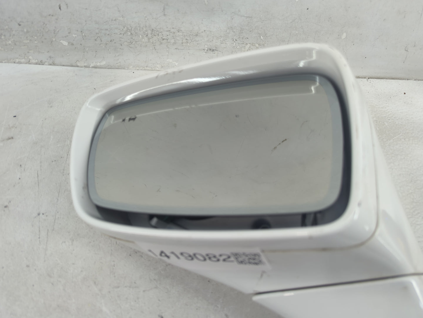 2018-2019 Buick Enclave Driver Side View Mirror - Left Door Mirror OEM Used - Oemusedautoparts1.com