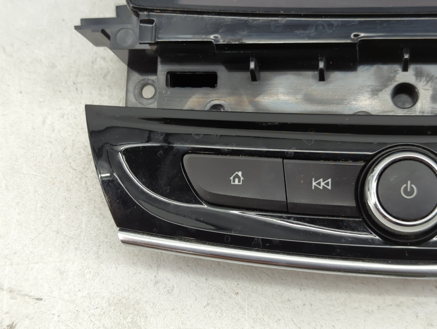 2018-2019 Buick Enclave Radio AM FM Cd Player Receiver Replacement P/N:84402434 Fits Fits 2018 2019 OEM Used Auto Parts - Oe
