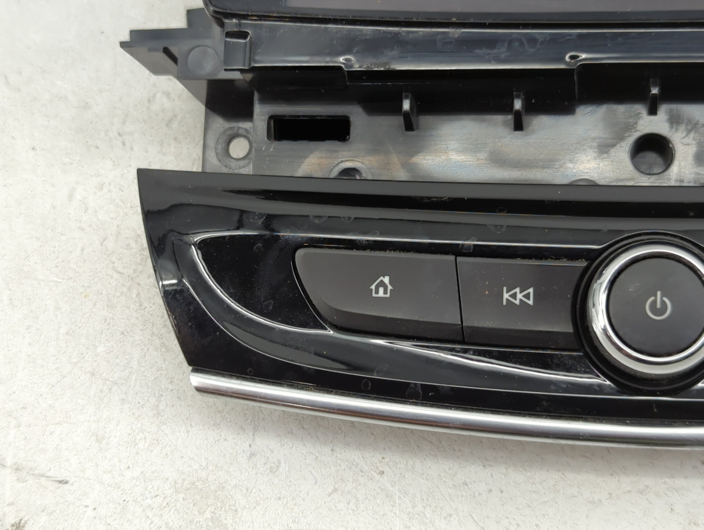 2018-2019 Buick Enclave Radio AM FM Cd Player Receiver Replacement P/N:84402434 Fits Fits 2018 2019 OEM Used Auto Parts - Oe