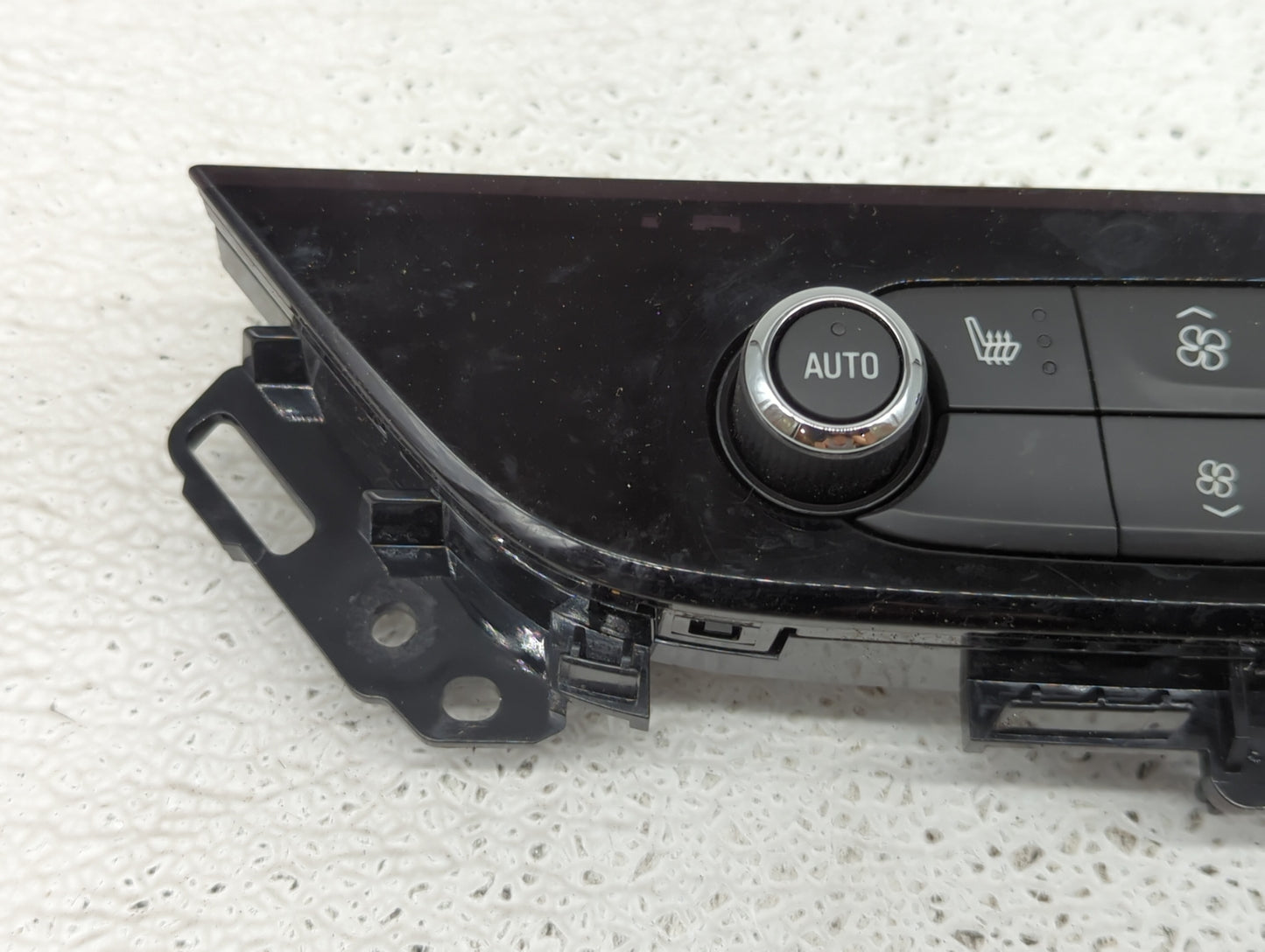 2018-2020 Buick Enclave Climate Control Module Temperature AC/Heater Replacement P/N:84497455 84320470 Fits Fits 2018 2019 2