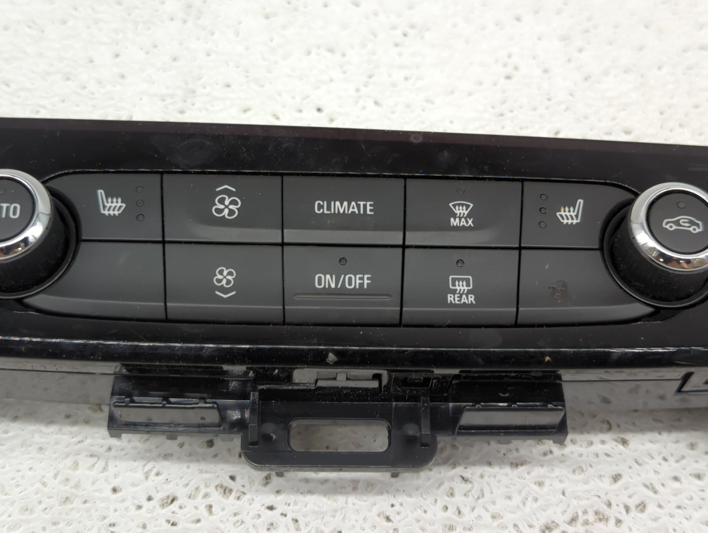 2018-2020 Buick Enclave Climate Control Module Temperature AC/Heater Replacement P/N:84497455 84320470 Fits Fits 2018 2019 2
