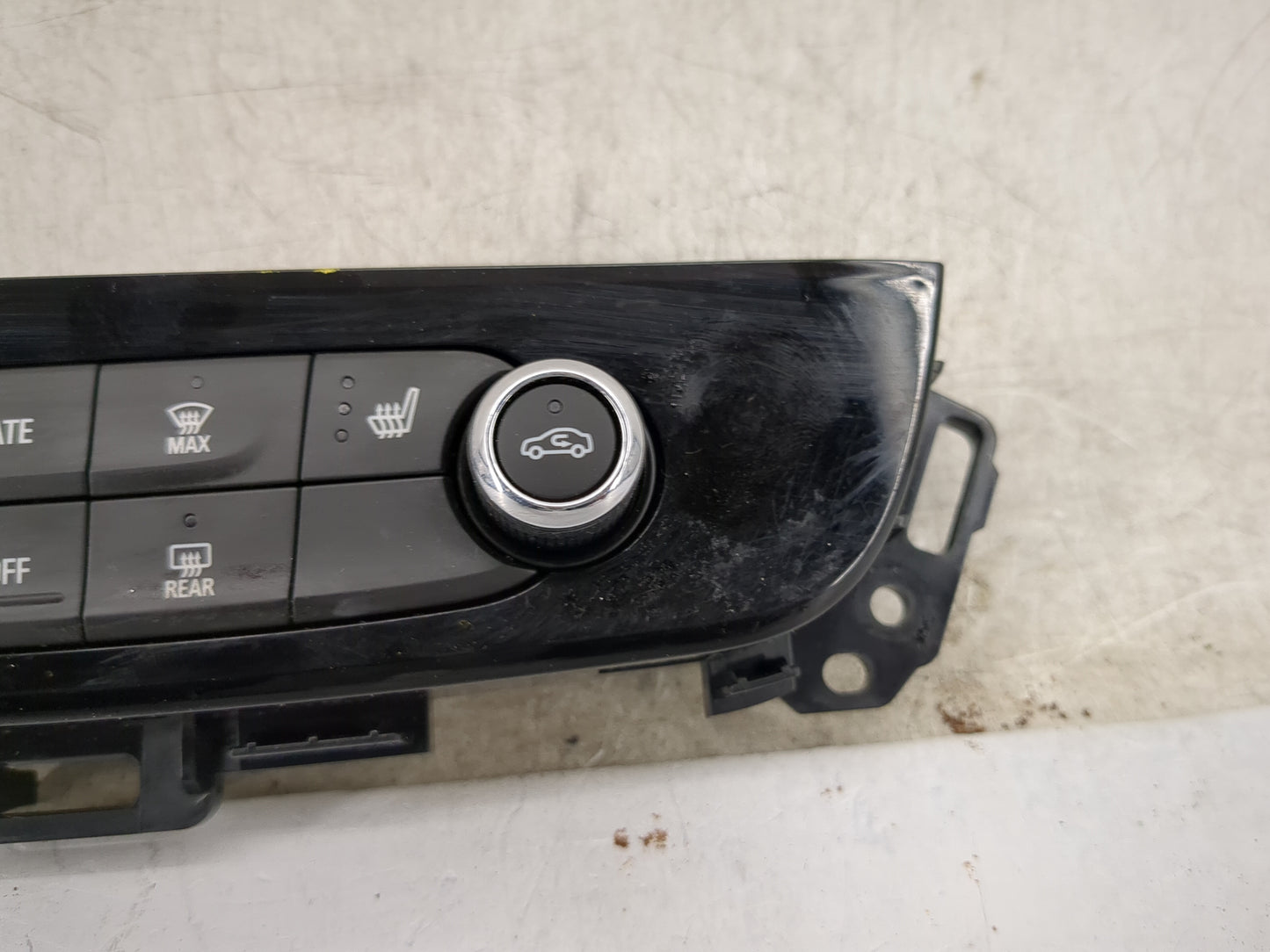 2018-2020 Buick Enclave Climate Control Module Temperature AC/Heater Replacement P/N:84320470 Fits Fits 2018 2019 2020 OEM U