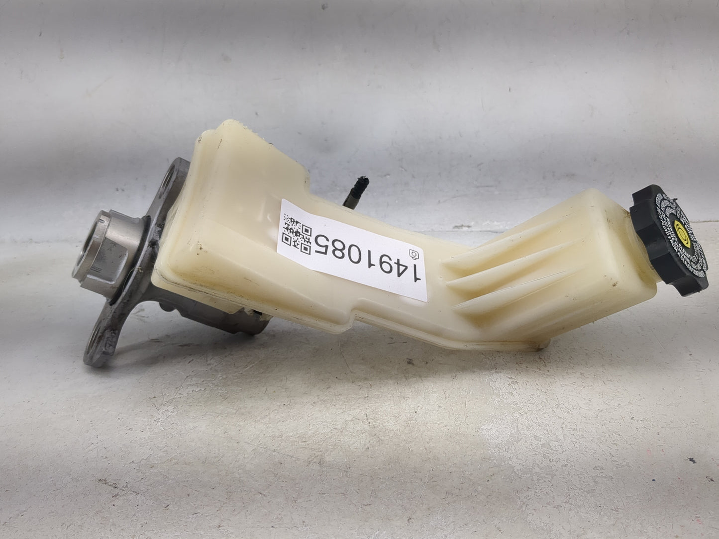 2020-2020 Buick Enclave Brake Master Cylinder 1491085 - Oemusedautoparts1.com
