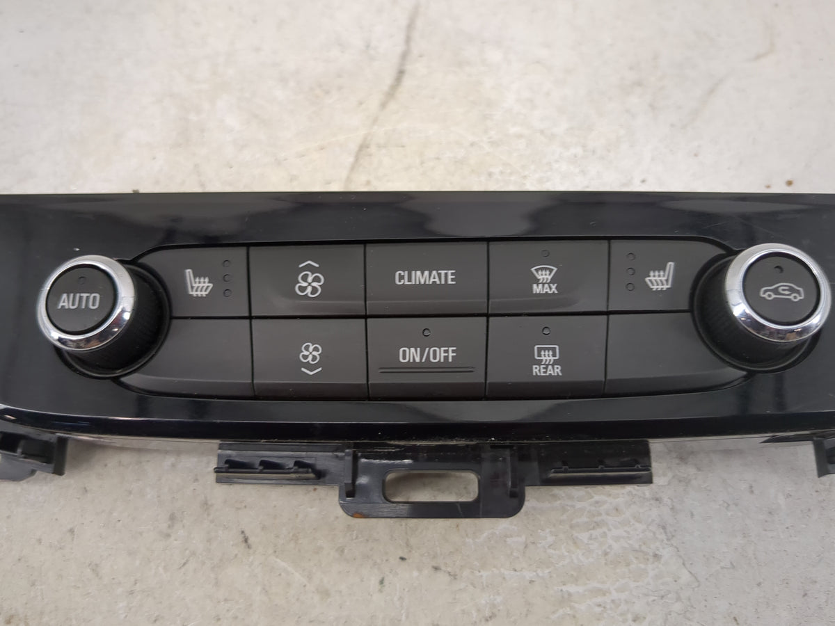 2018-2020 Buick Enclave Climate Control Module Temperature AC/Heater Replacement P/N:84320470 7370200000000X Fits OEM Used A