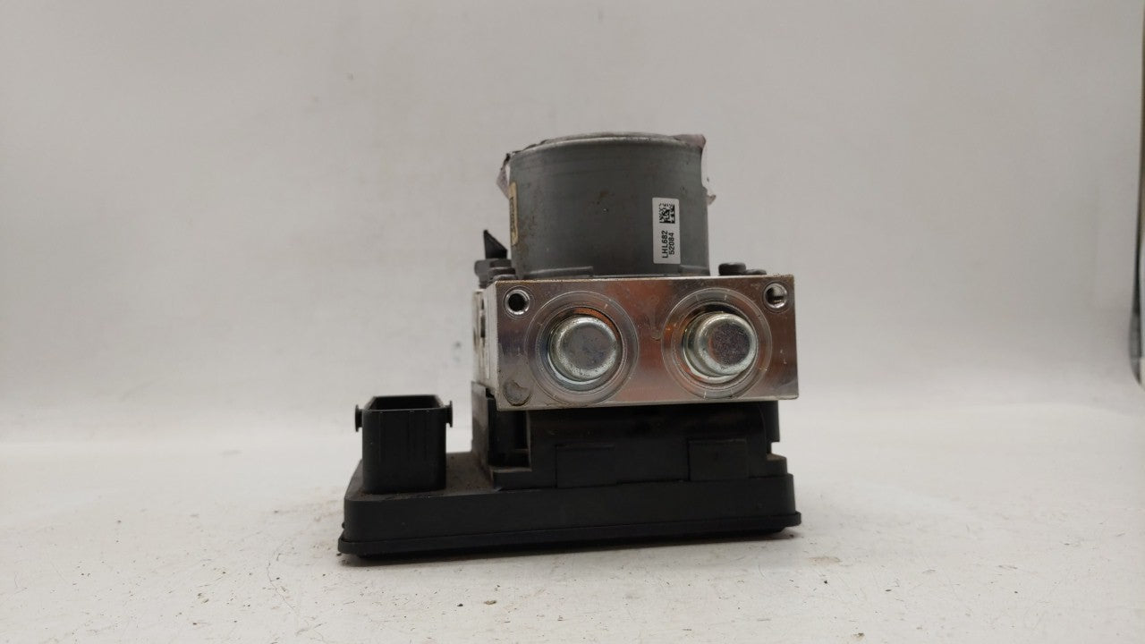 2018 Buick Enclave ABS Pump Control Module Replacement P/N:84497292 Fits OEM Used Auto Parts - Oemusedautoparts1.com