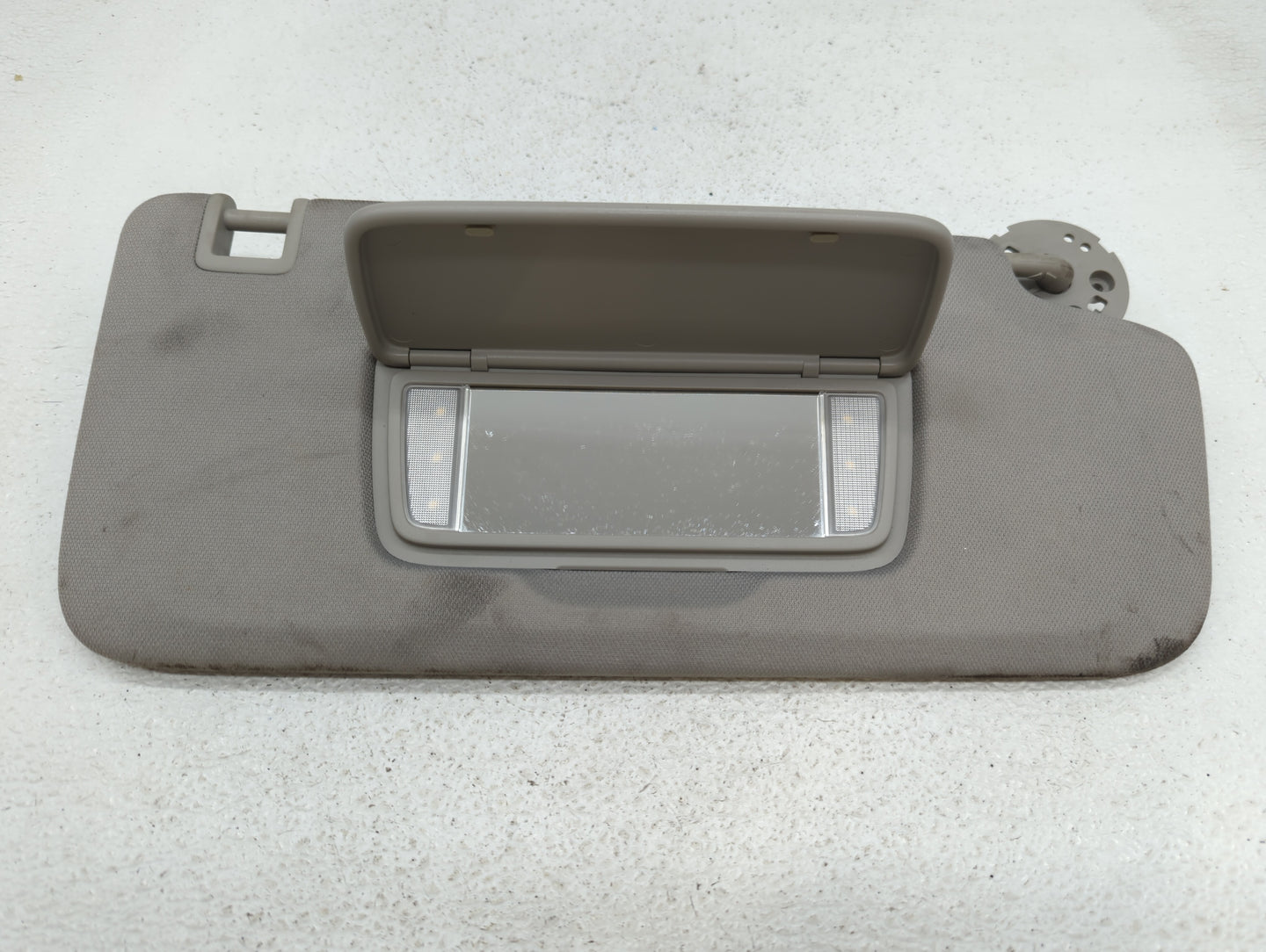 2018-2020 Buick Enclave Sun Visor Shade Replacement Passenger Right Mirror Fits Fits 2018 2019 2020 OEM Used Auto Parts - Oe