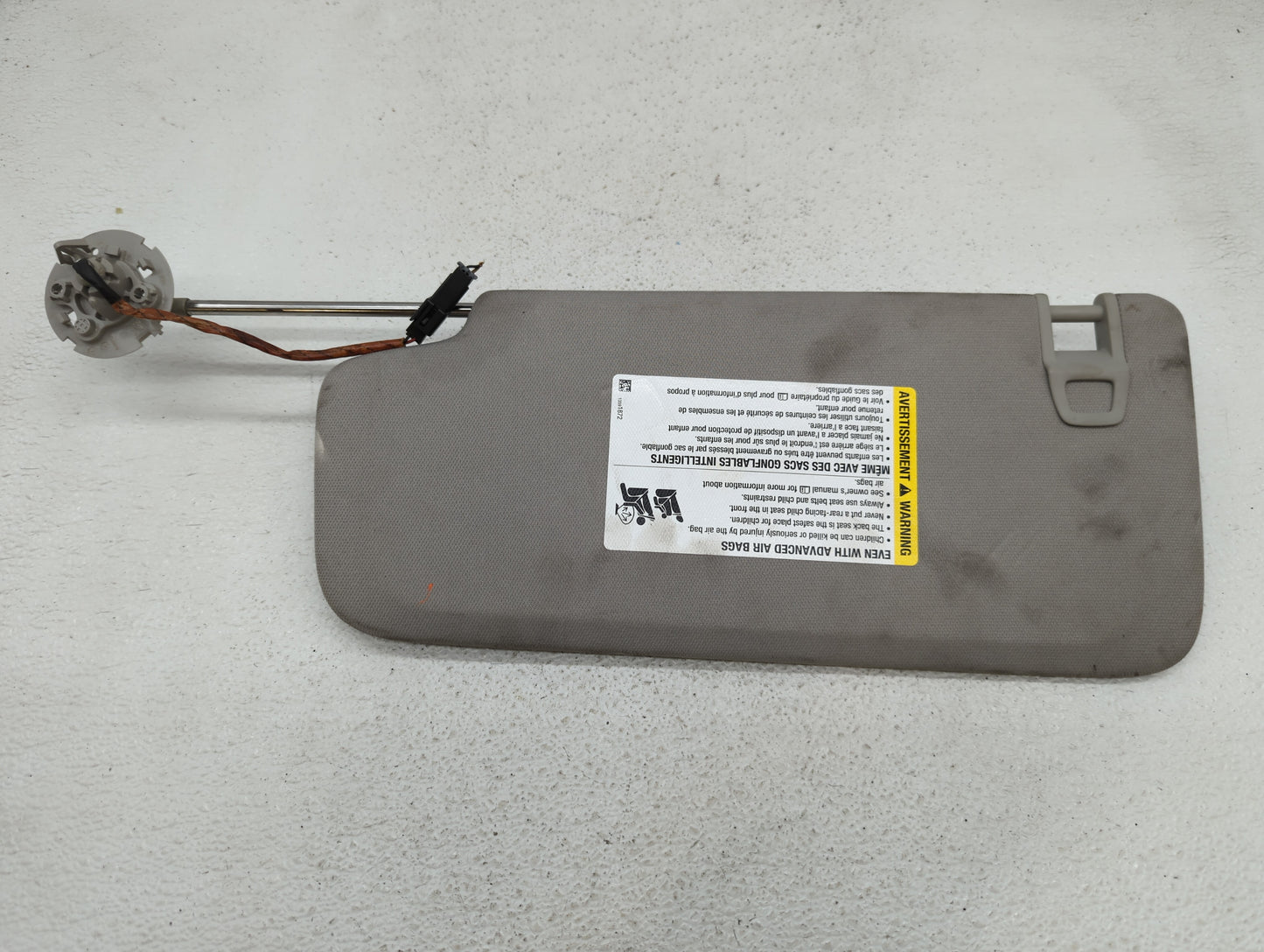 2018-2020 Buick Enclave Sun Visor Shade Replacement Passenger Right Mirror Fits Fits 2018 2019 2020 OEM Used Auto Parts - Oe