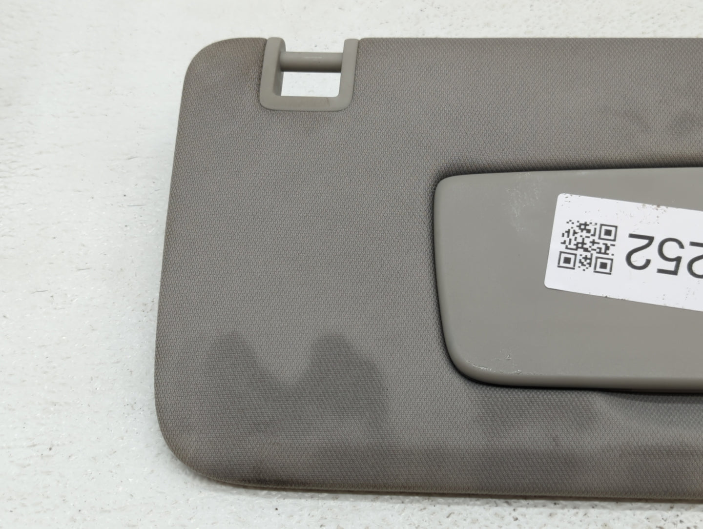 2018-2020 Buick Enclave Sun Visor Shade Replacement Passenger Right Mirror Fits Fits 2018 2019 2020 OEM Used Auto Parts - Oe