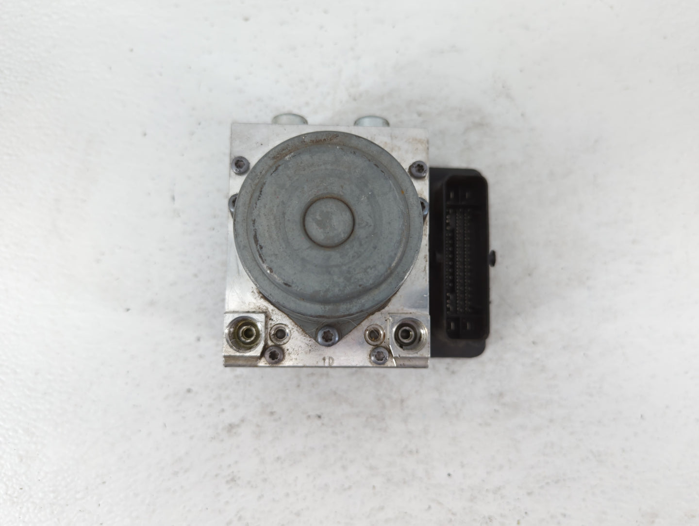 2018 Buick Enclave ABS Pump Control Module Replacement P/N:84408136 Fits OEM Used Auto Parts - Oemusedautoparts1.com