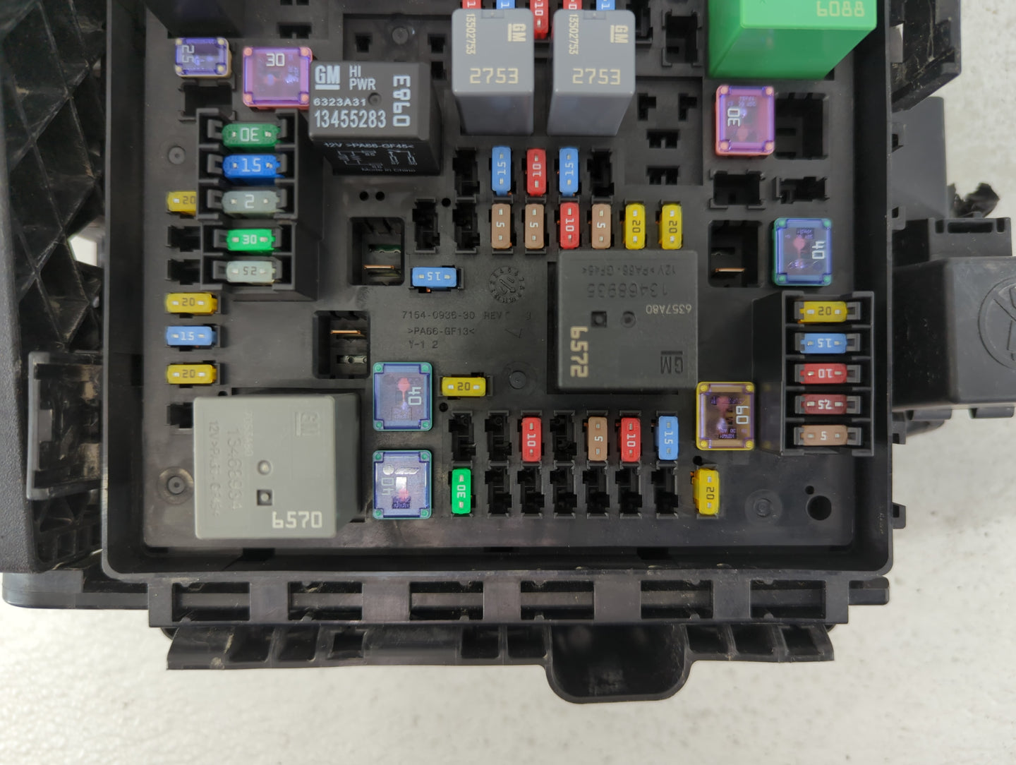 2018 Buick Enclave Fusebox Fuse Box Panel Relay Module P/N:7154-0936-30 Fits OEM Used Auto Parts - Oemusedautoparts1.com