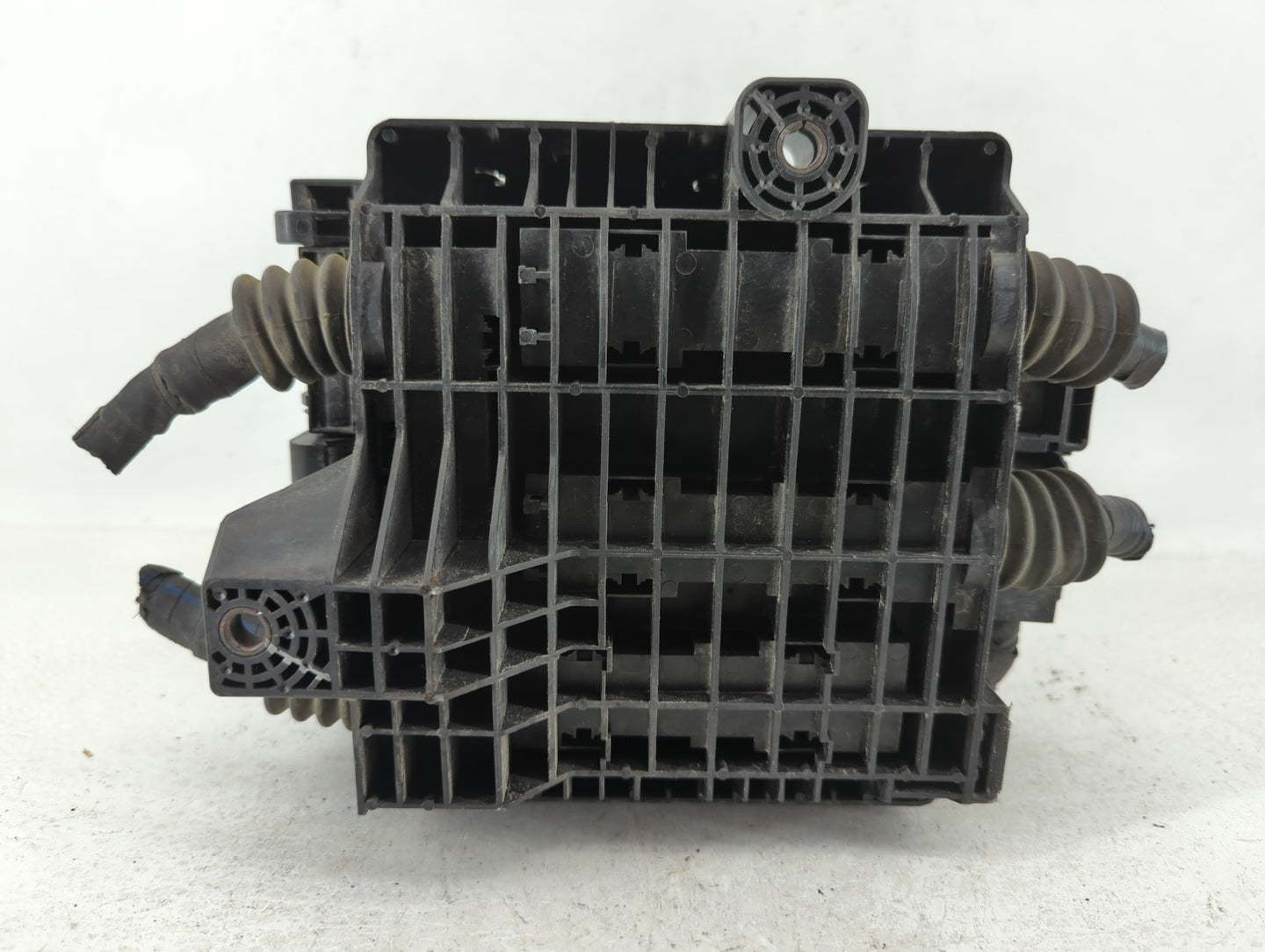 2018 Buick Enclave Fusebox Fuse Box Panel Relay Module P/N:7154-0936-30 Fits OEM Used Auto Parts - Oemusedautoparts1.com