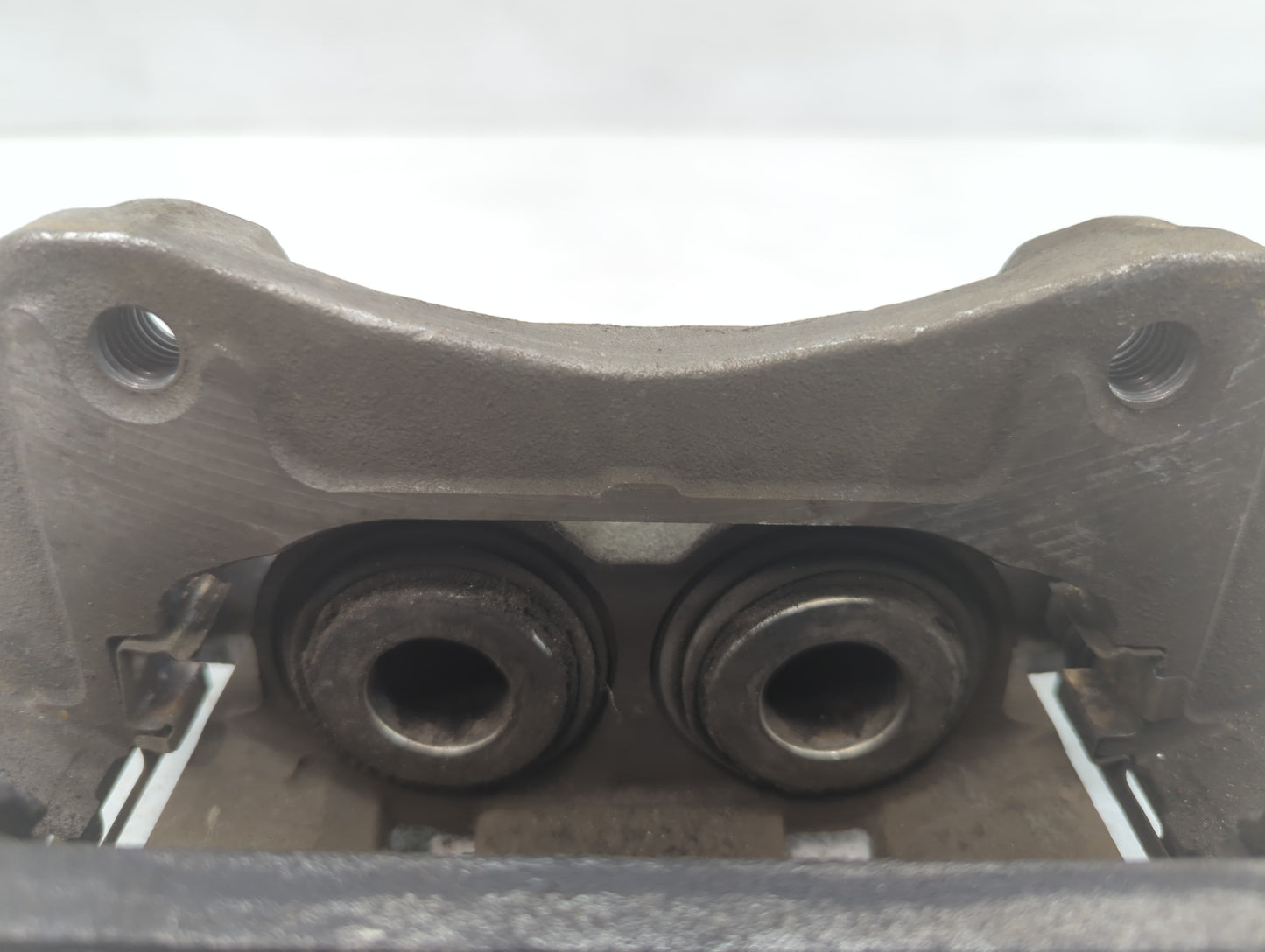 2018-2020 Buick Enclave Front Driver Left Brake Caliper - Oemusedautoparts1.com