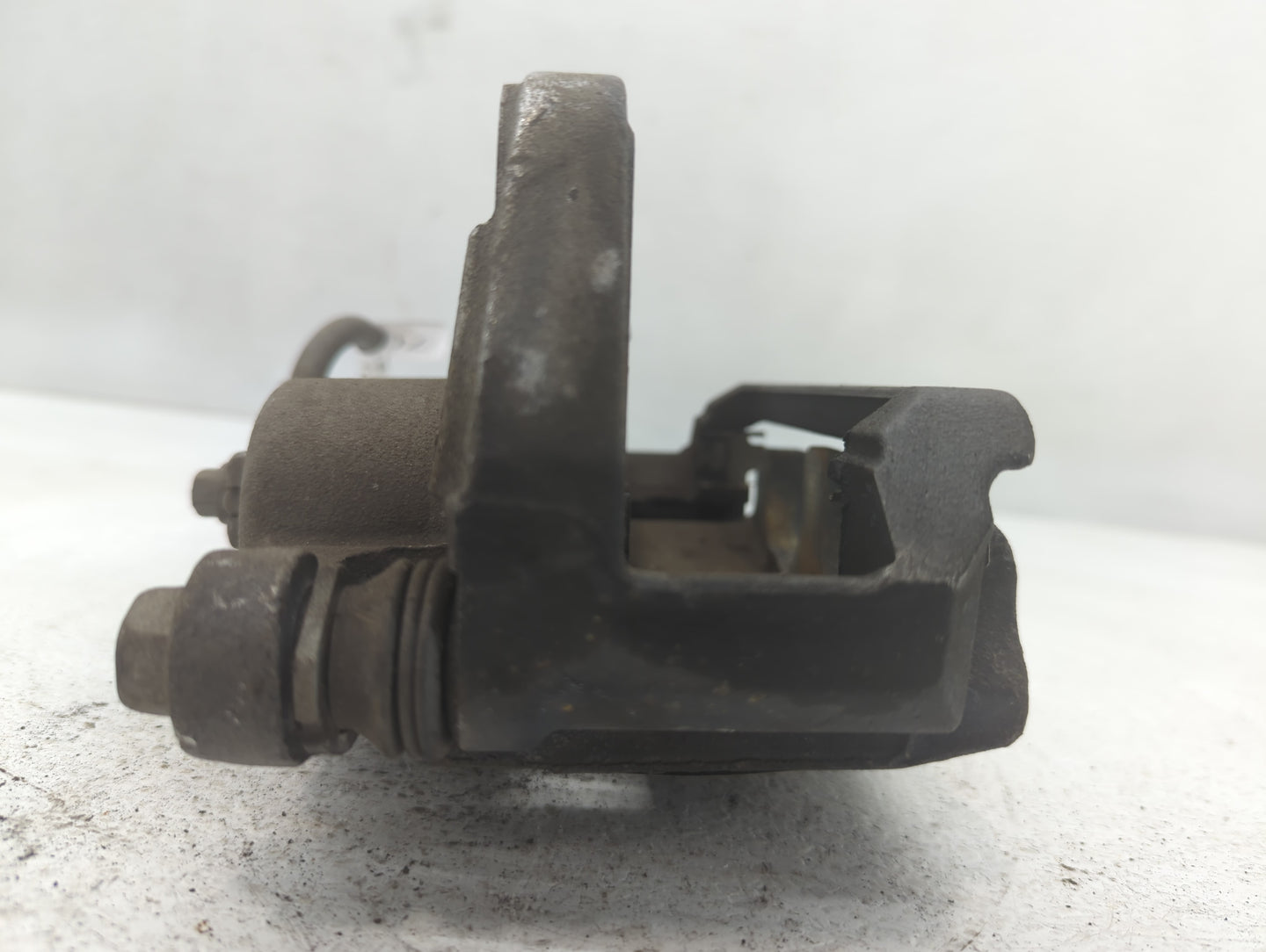 2018-2020 Buick Enclave Front Driver Left Brake Caliper 701423 - Oemusedautoparts1.com
