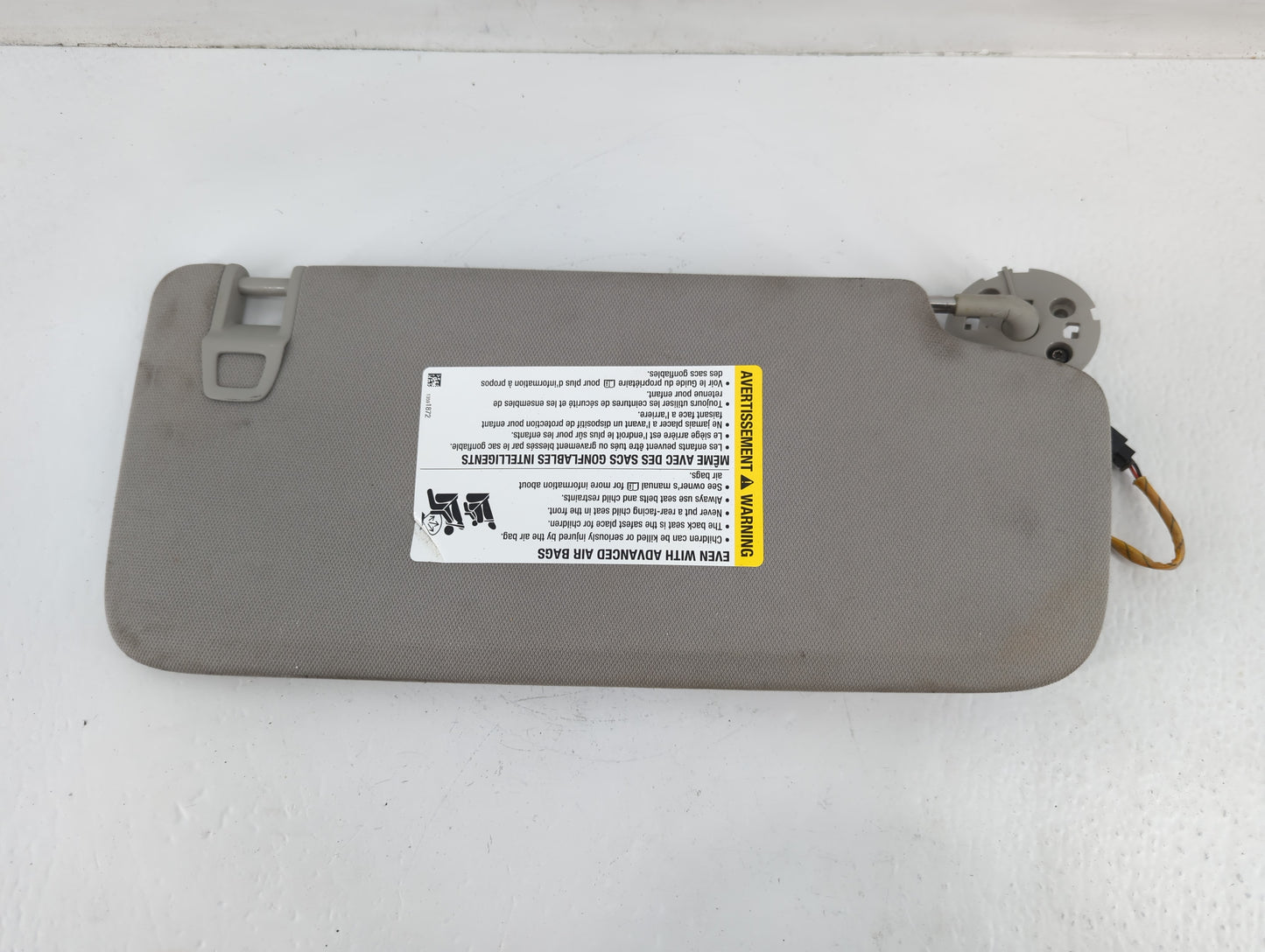 2018-2020 Buick Enclave Sun Visor Shade Replacement Driver Left Mirror Fits Fits 2018 2019 2020 OEM Used Auto Parts - Oemuse