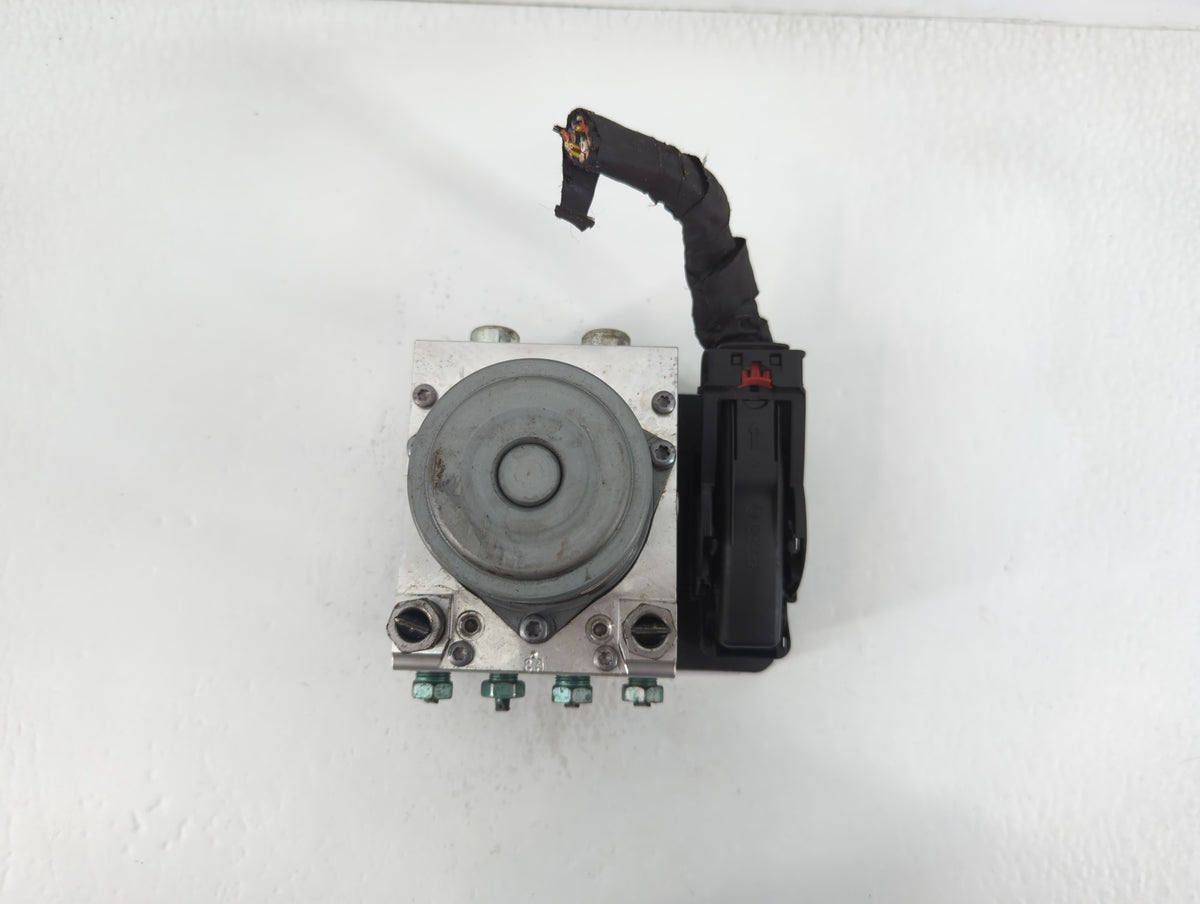 2018 Buick Enclave Anti-Lock Brake ABS Pump Module Actuator OEM P/N:84408136 Fits OEM Used Auto Parts - Oemusedautoparts1.co