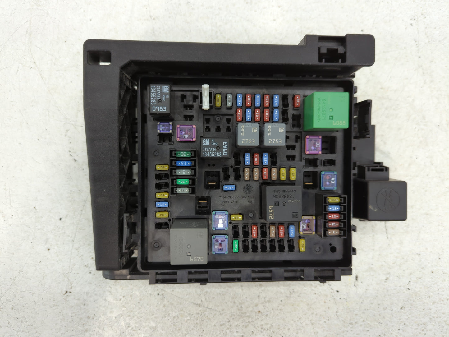 2018 Buick Enclave Fusebox Fuse Box Panel Relay Module P/N:84292760 Fits OEM Used Auto Parts - Oemusedautoparts1.com