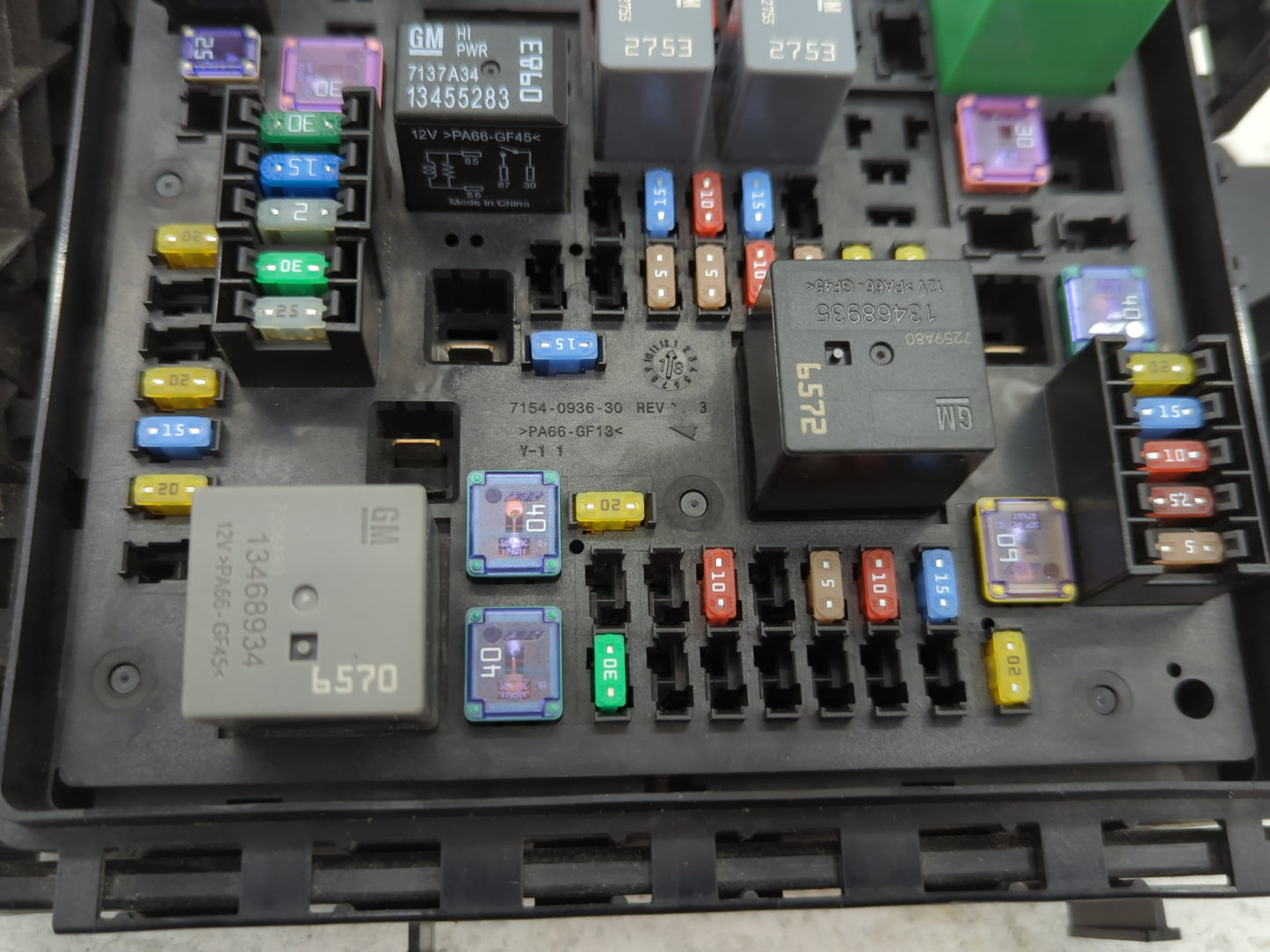 2018 Buick Enclave Fusebox Fuse Box Panel Relay Module P/N:84292760 Fits OEM Used Auto Parts - Oemusedautoparts1.com