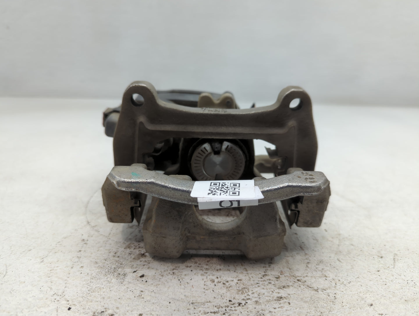 2018-2020 Buick Enclave Front Driver Left Brake Caliper - Oemusedautoparts1.com