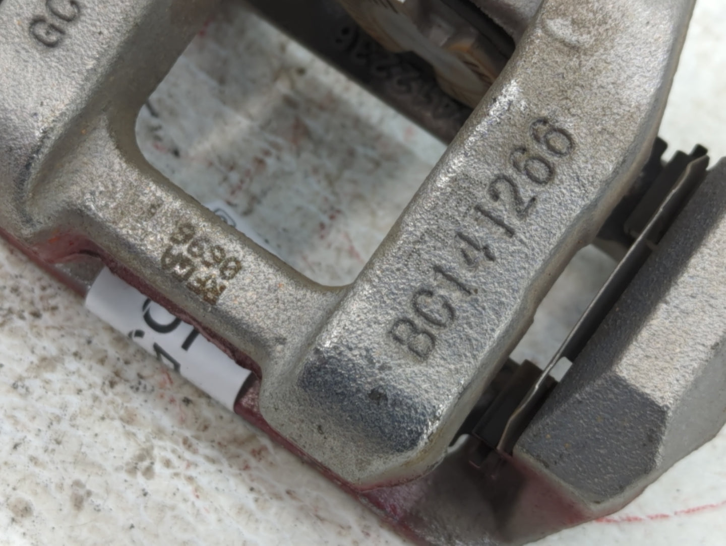 2018-2020 Buick Enclave Front Passenger Right Brake Caliper - Oemusedautoparts1.com