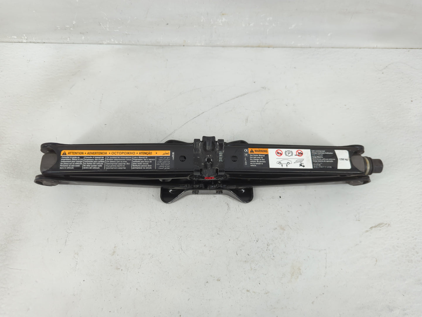 2018 Buick Encore Spare Scissor Car Jack - Oemusedautoparts1.com