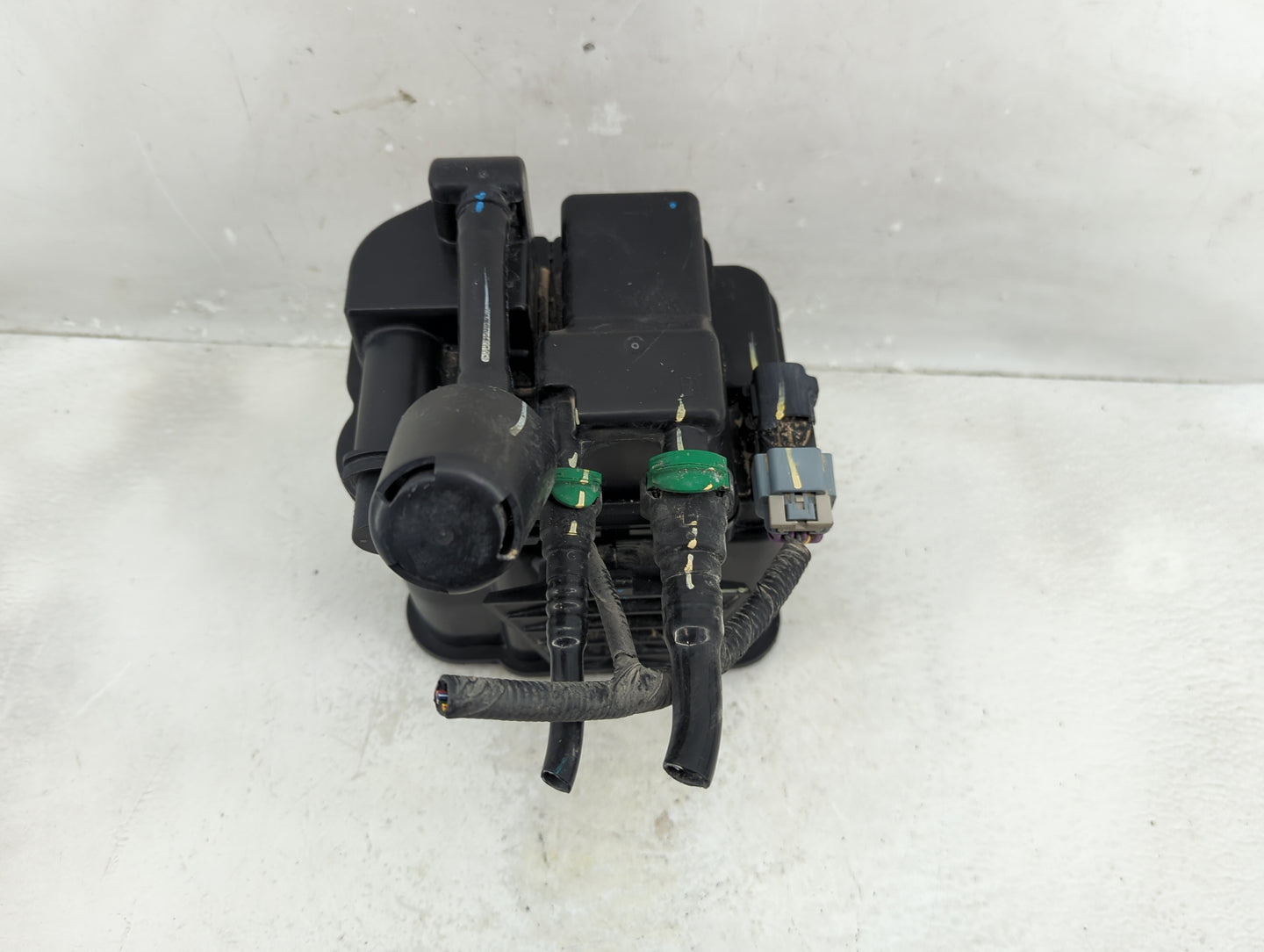 2018 Buick Encore Fuel Vapor Charcoal Canister 1356545 - Oemusedautoparts1.com
