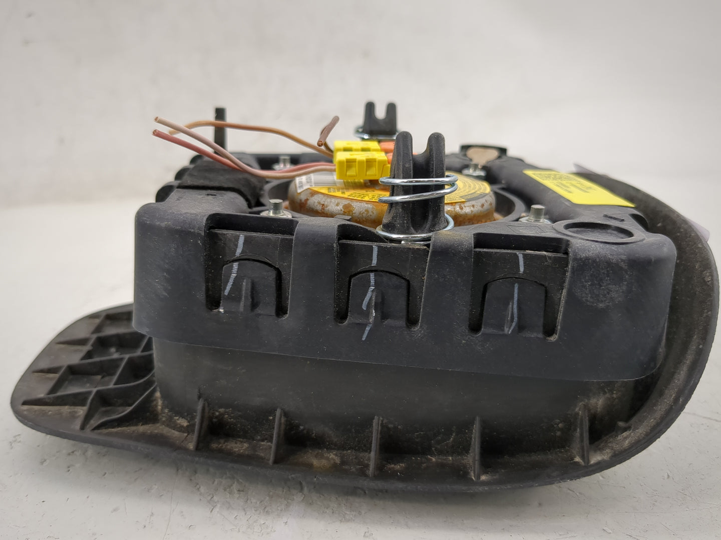 2013-2020 Buick Encore Air Bag Driver Left Steering Wheel Mounted P/N:95328147 Fits Fits 2013 2014 2015 2016 2017 2018 2019 