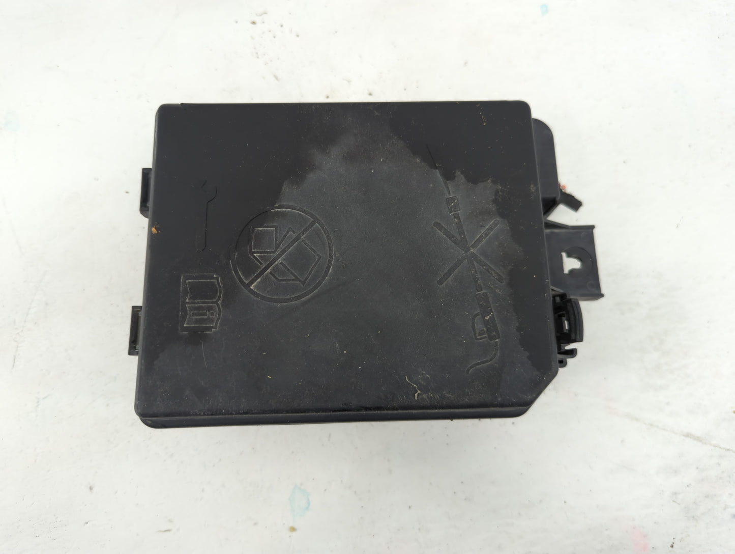 2018-2020 Buick Encore Fusebox Fuse Box Panel Relay Module P/N:42588105 Fits Fits 2018 2019 2020 OEM Used Auto Parts - Oemus