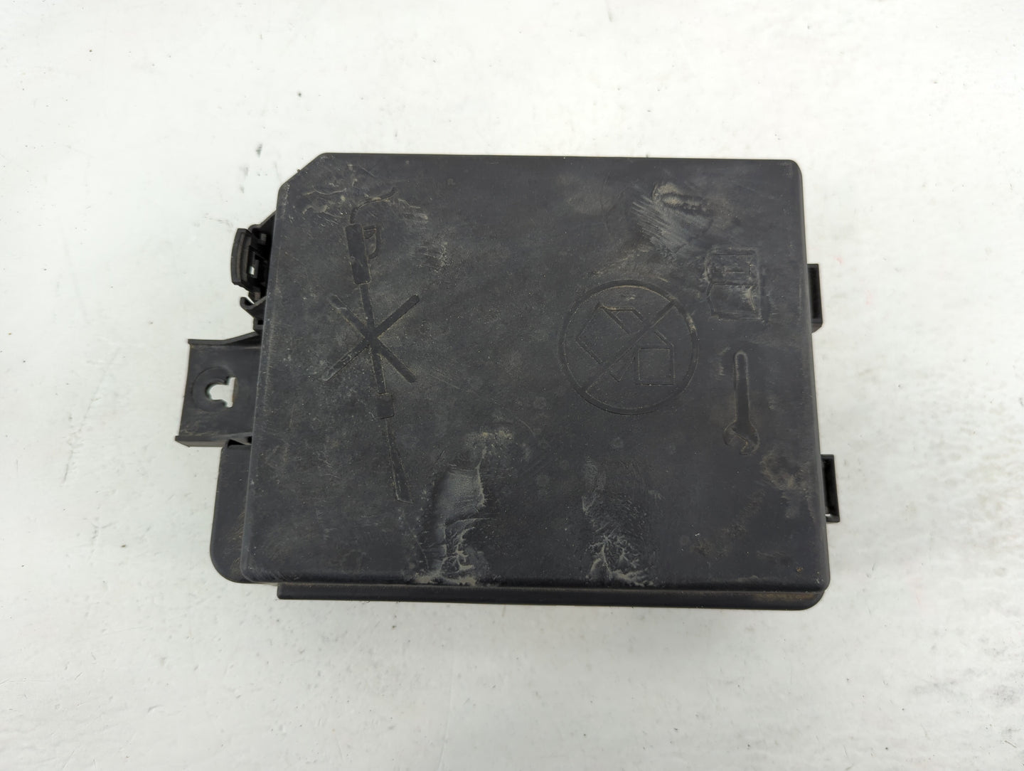 2018-2020 Buick Encore Fusebox Fuse Box Panel Relay Module P/N:42397194 Fits Fits 2018 2019 2020 OEM Used Auto Parts - Oemus