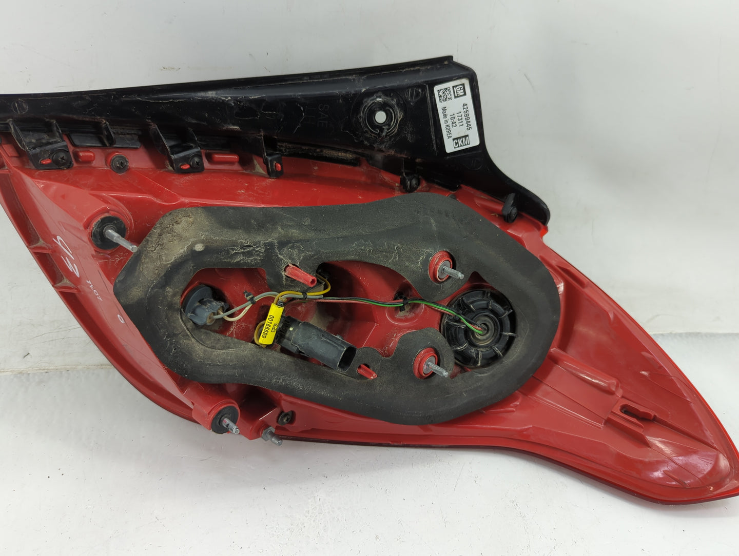 2018-2021 Buick Encore Tail Light Assembly Passenger Right OEM P/N:42599445 Fits Fits 2018 2019 2020 2021 OEM Used Auto Part