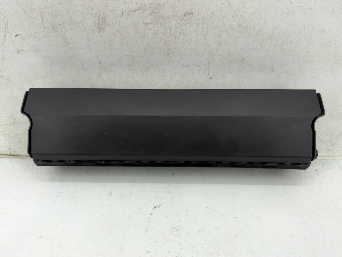 2018-2021 Buick Encore Air Bag Passenger Right Knee OEM P/N:42563063 Fits Fits 2018 2019 2020 2021 OEM Used Auto Parts - Oem