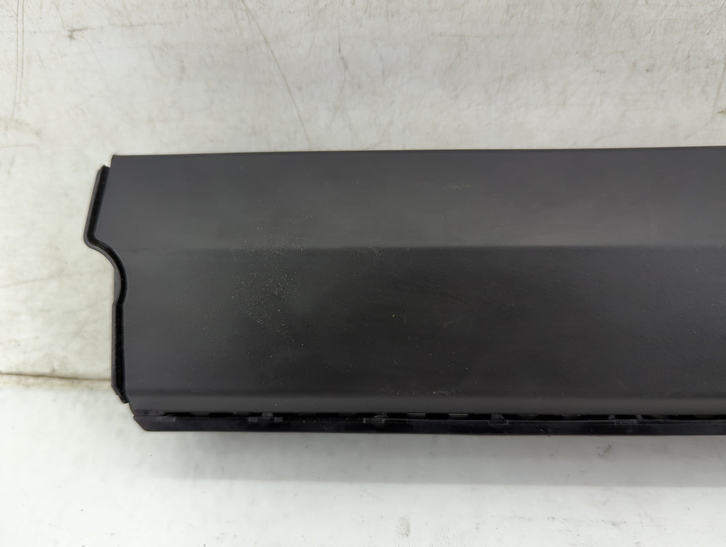 2018-2021 Buick Encore Air Bag Passenger Right Knee OEM P/N:42563063 Fits Fits 2018 2019 2020 2021 OEM Used Auto Parts - Oem