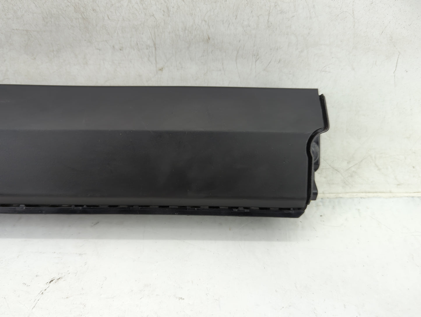 2018-2021 Buick Encore Air Bag Passenger Right Knee OEM P/N:42563063 Fits Fits 2018 2019 2020 2021 OEM Used Auto Parts - Oem