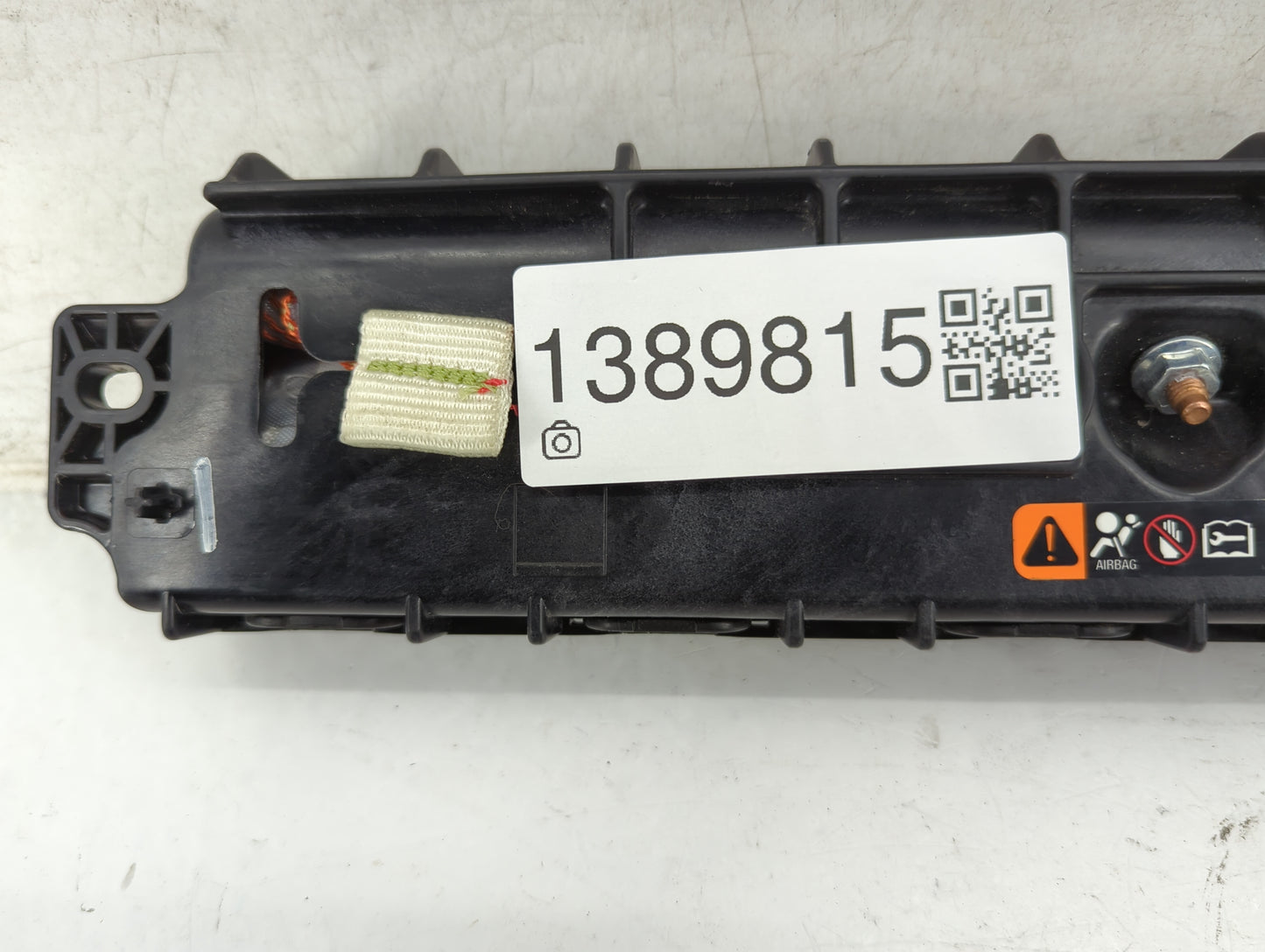 2018-2021 Buick Encore Air Bag Passenger Right Knee OEM P/N:42563063 Fits Fits 2018 2019 2020 2021 OEM Used Auto Parts - Oem