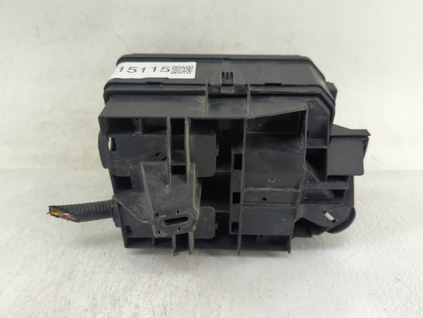 2018-2020 Buick Encore Fusebox Fuse Box Panel Relay Module P/N:42588098 Fits Fits 2018 2019 2020 OEM Used Auto Parts - Oemus