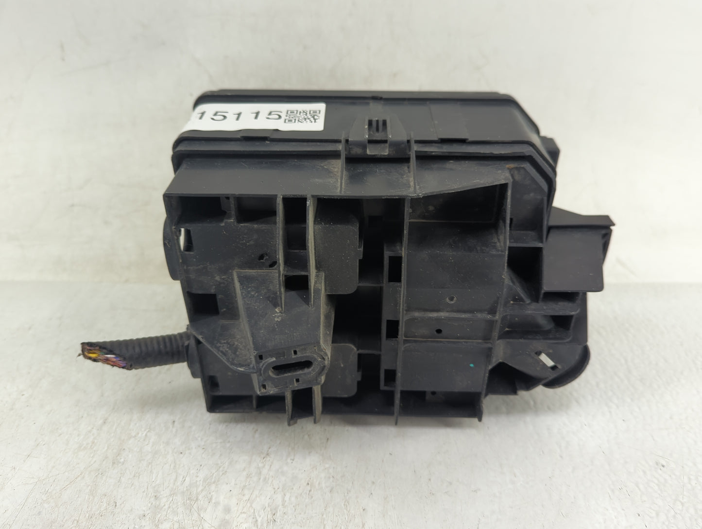 2018-2020 Buick Encore Fusebox Fuse Box Panel Relay Module P/N:42588098 Fits Fits 2018 2019 2020 OEM Used Auto Parts - Oemus