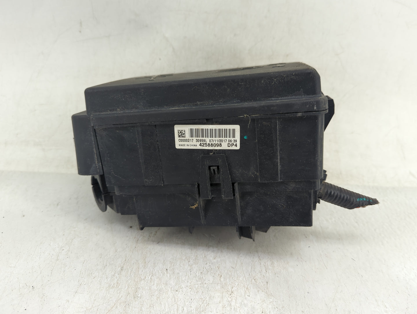 2018-2020 Buick Encore Fusebox Fuse Box Panel Relay Module P/N:42588098 Fits Fits 2018 2019 2020 OEM Used Auto Parts - Oemus