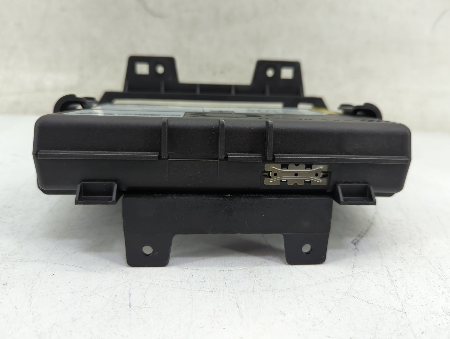 2018 Buick Encore Radio AM FM Cd Player Receiver Replacement P/N:84331775 652029760, 7310400000000X Fits Fits 2016 2017 2019