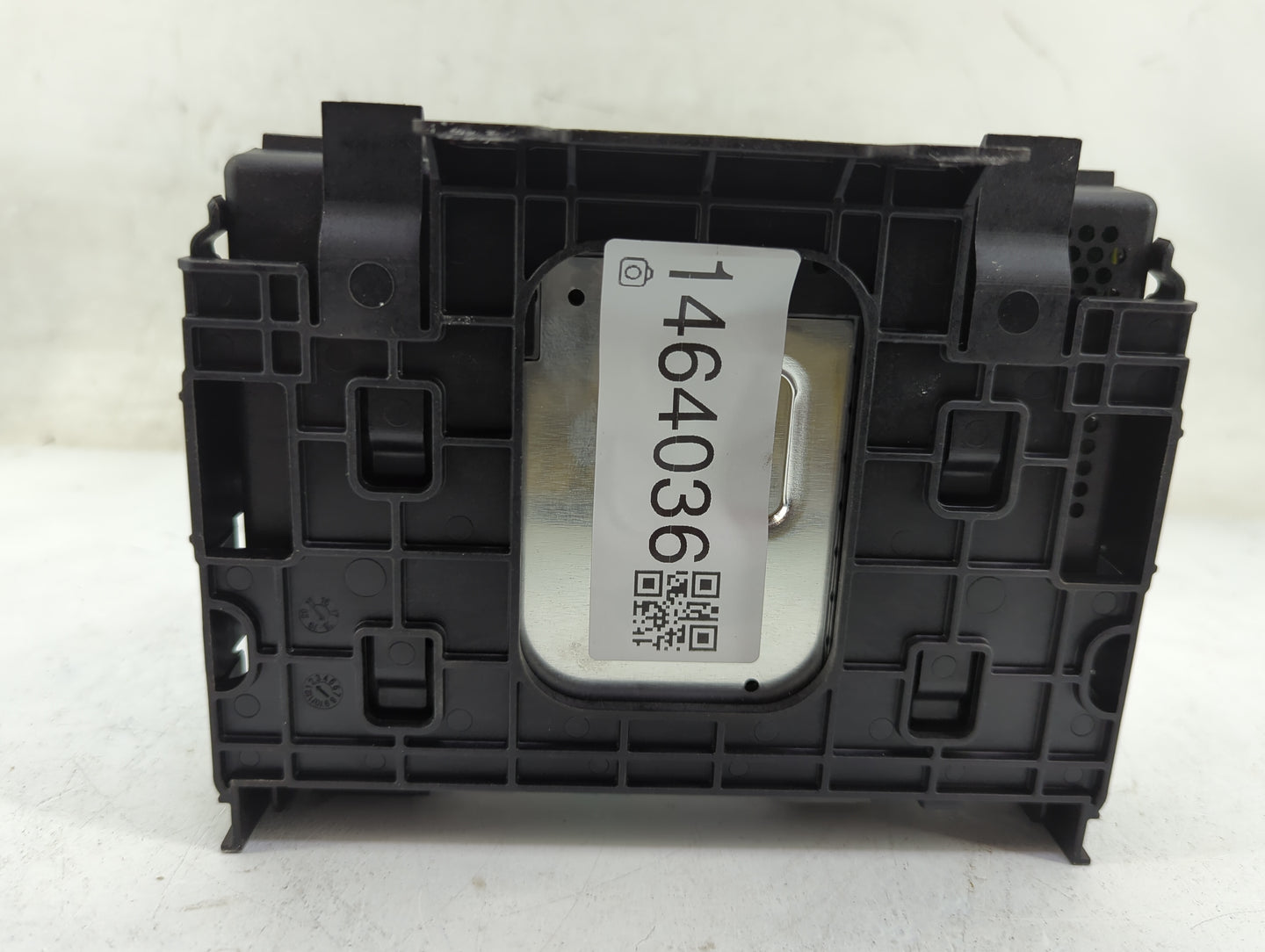 2018 Buick Encore Radio AM FM Cd Player Receiver Replacement P/N:84331775 652029760, 7310400000000X Fits Fits 2016 2017 2019