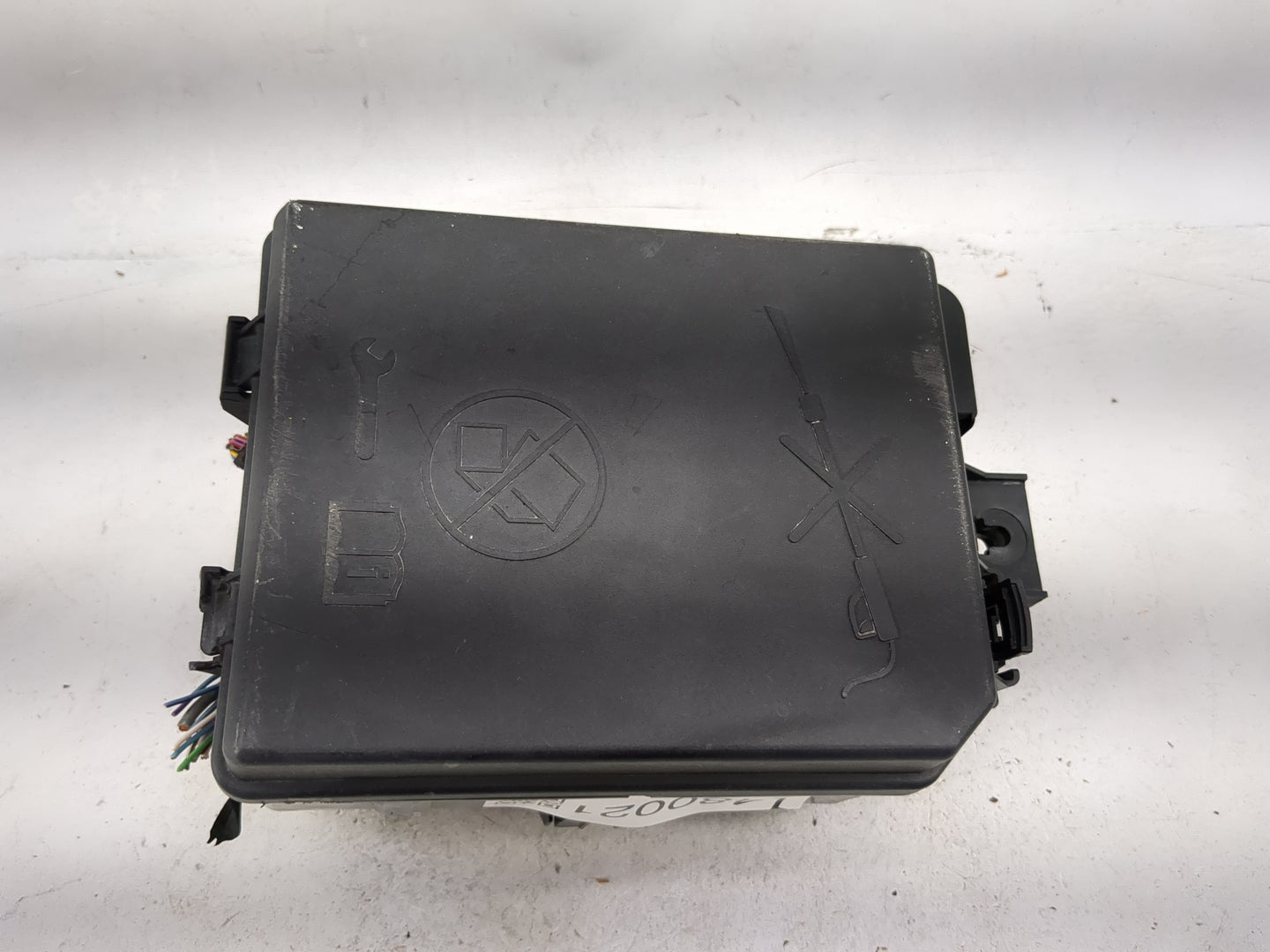 2018-2020 Buick Encore Fusebox Fuse Box Panel Relay Module P/N:42588098 29UHH1F00, 13500114, 120007826 Fits Fits 2018 2019 2