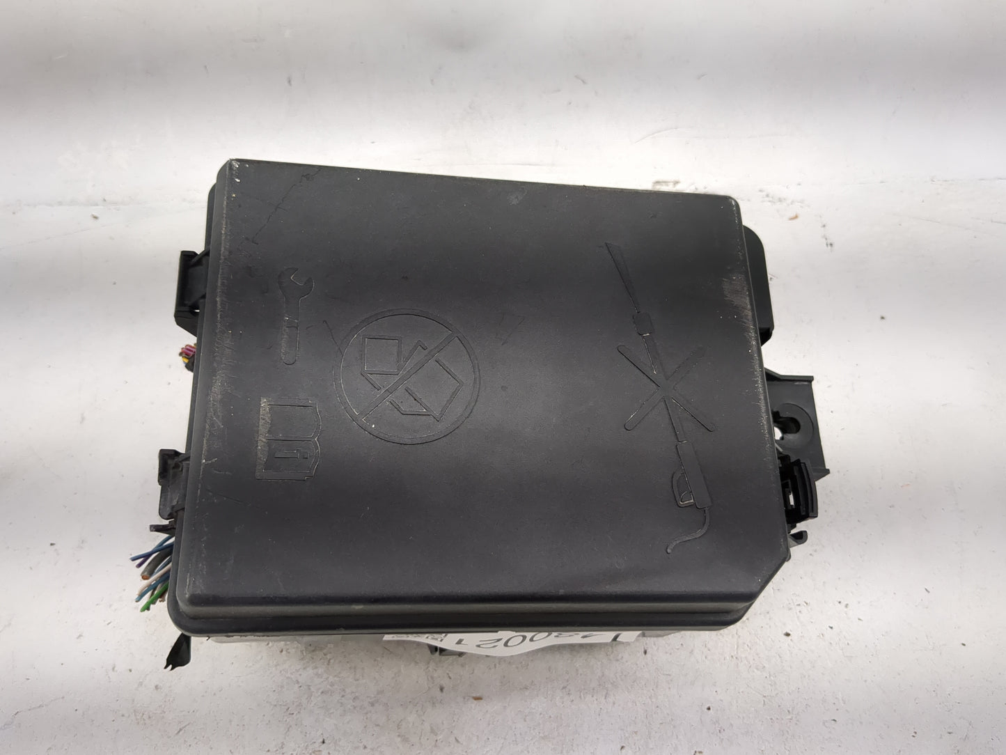 2018-2020 Buick Encore Fusebox Fuse Box Panel Relay Module P/N:42588098 29UHH1F00, 13500114, 120007826 Fits Fits 2018 2019 2