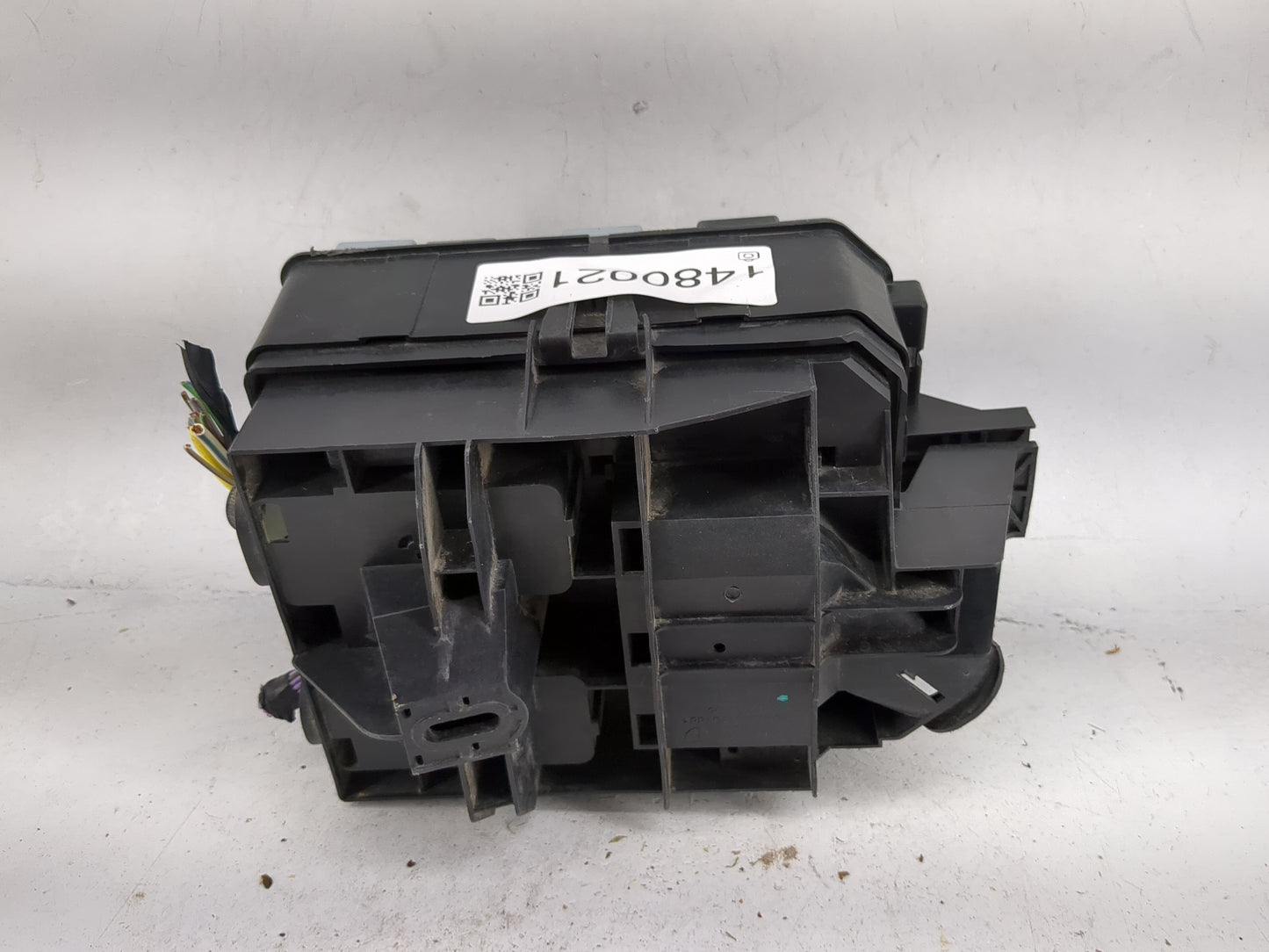 2018-2020 Buick Encore Fusebox Fuse Box Panel Relay Module P/N:42588098 29UHH1F00, 13500114, 120007826 Fits Fits 2018 2019 2