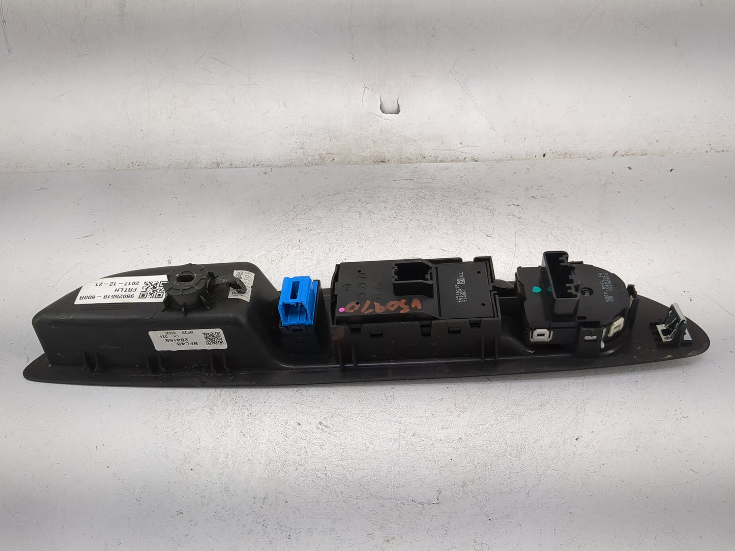 2017-2020 Buick Encore Master Power Window Switch Replacement Driver Side Left P/N:95025518-600R Fits Fits 2017 2018 2019 20