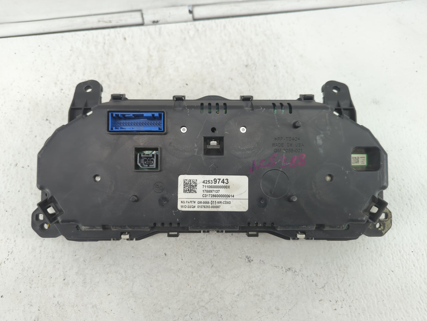2017 Buick Encore Instrument Cluster Speedometer Gauges P/N:42539743 Fits OEM Used Auto Parts - Oemusedautoparts1.com