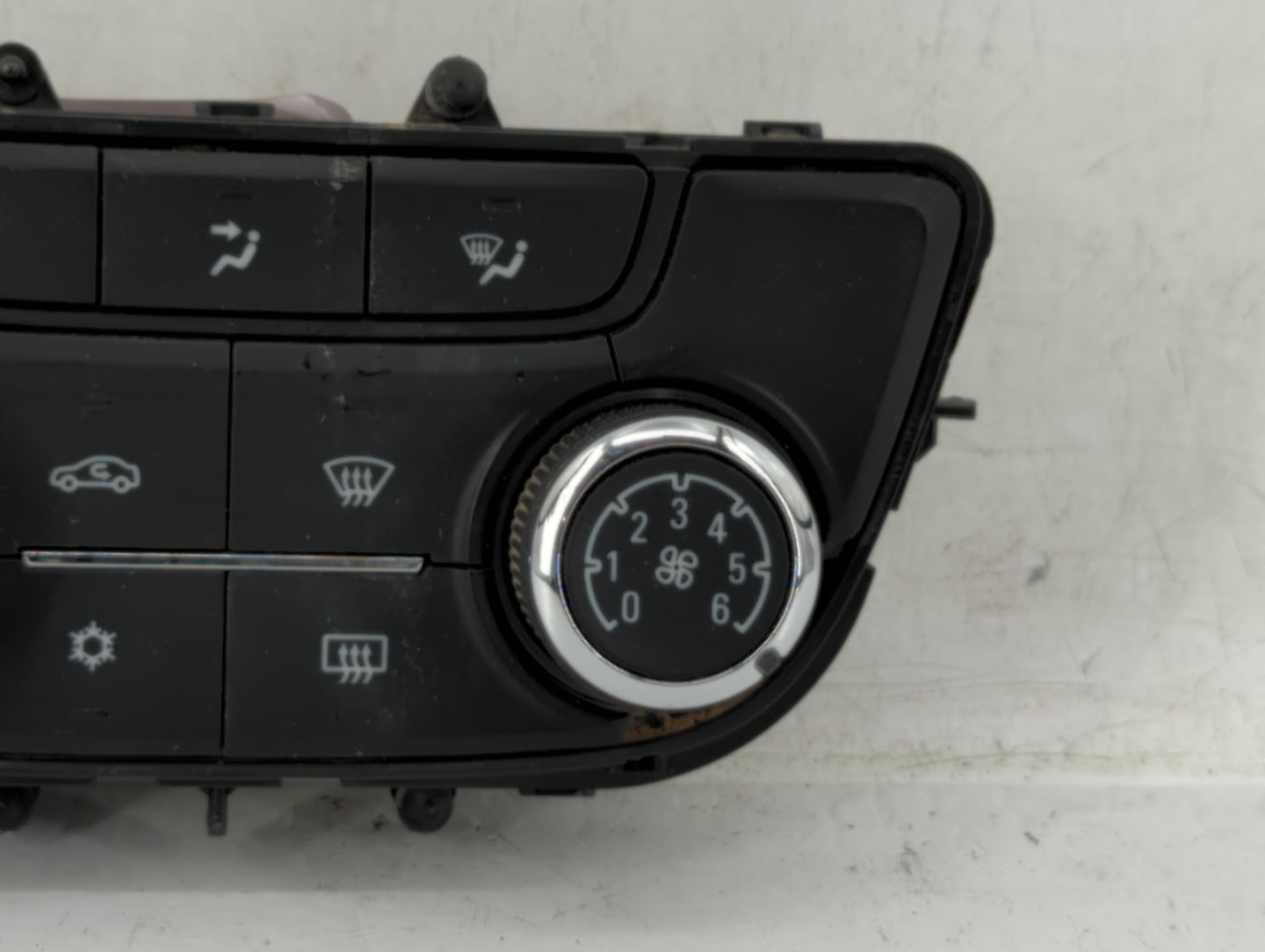 2017-2021 Buick Encore Climate Control Module Temperature AC/Heater Replacement P/N:39081561 39081581 Fits OEM Used Auto Par