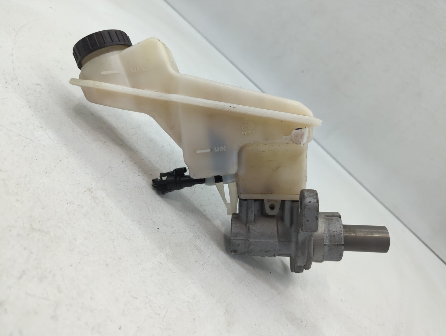 2013-2021 Buick Encore Brake Master Cylinder - Oemusedautoparts1.com