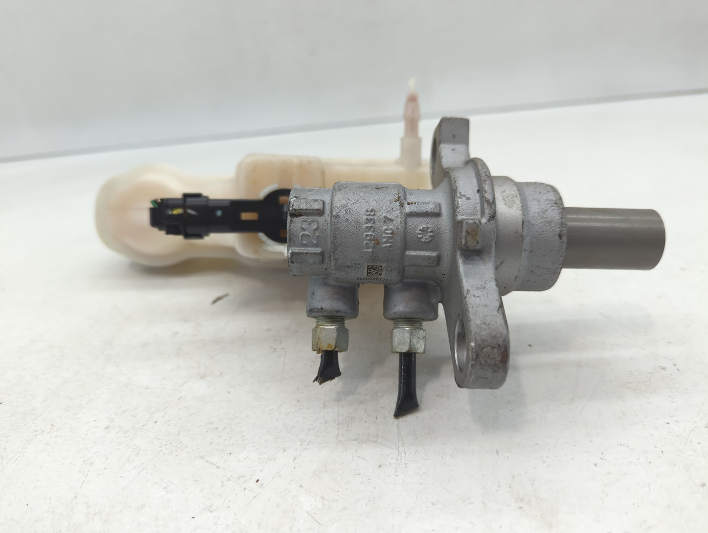 2013-2021 Buick Encore Brake Master Cylinder - Oemusedautoparts1.com