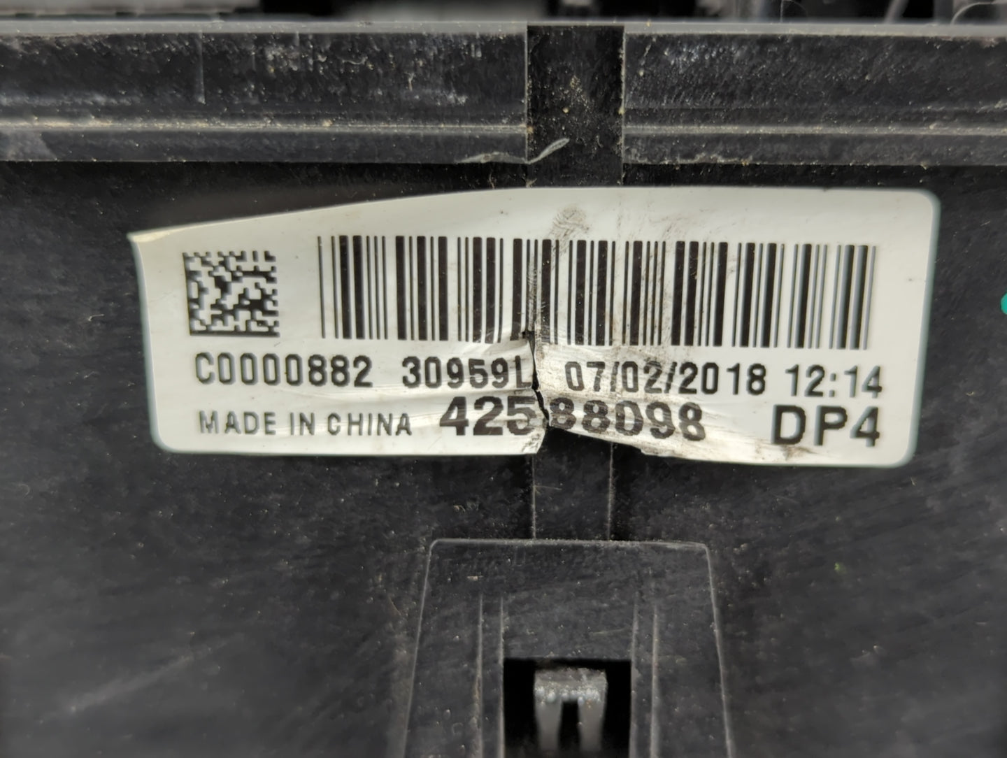 2018-2020 Buick Encore Fusebox Fuse Box Panel Relay Module P/N:42588098 Fits Fits 2018 2019 2020 OEM Used Auto Parts - Oemus