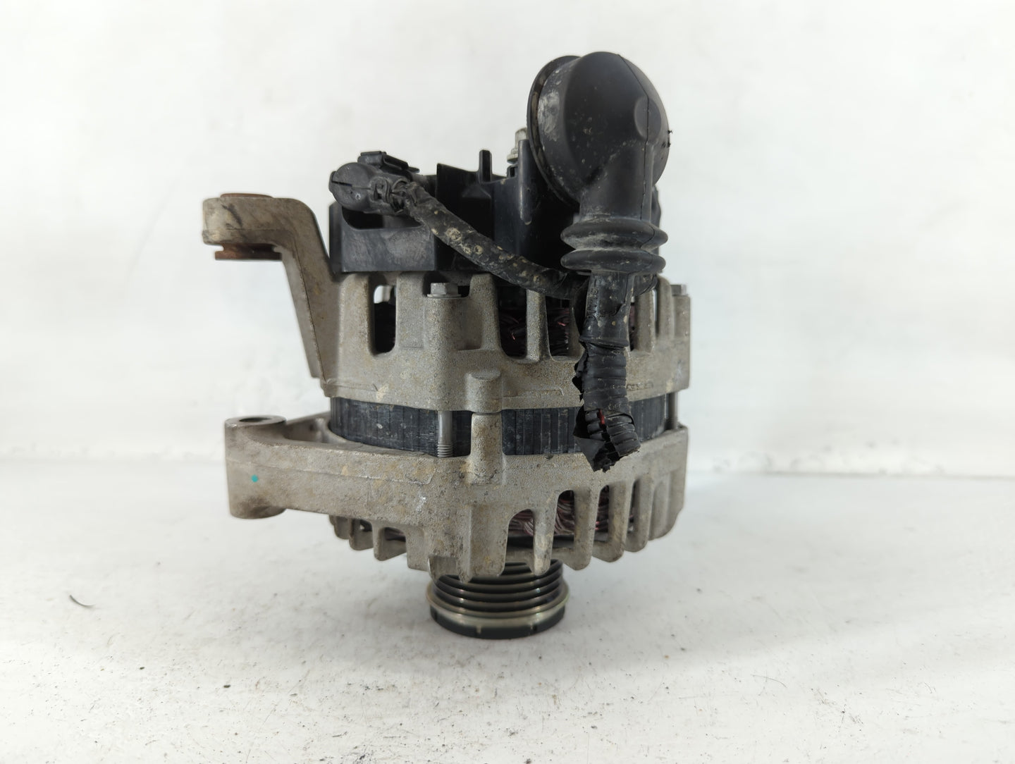 2013-2021 Buick Encore Alternator Replacement Generator Charging Assembly Engine OEM P/N:13597226 Fits OEM Used Auto Parts -